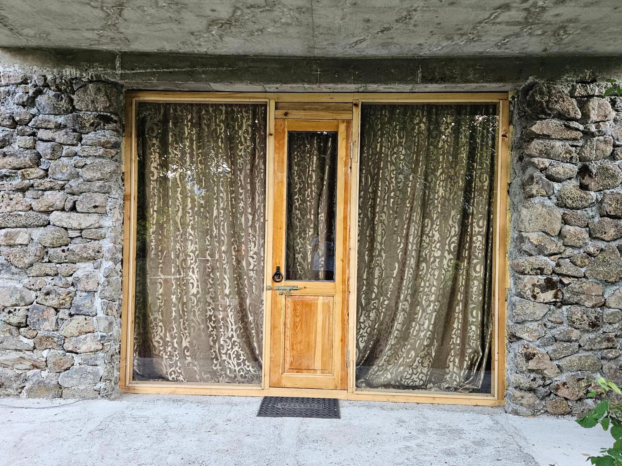 Guest House Aleksandre T'mogvi Esterno foto