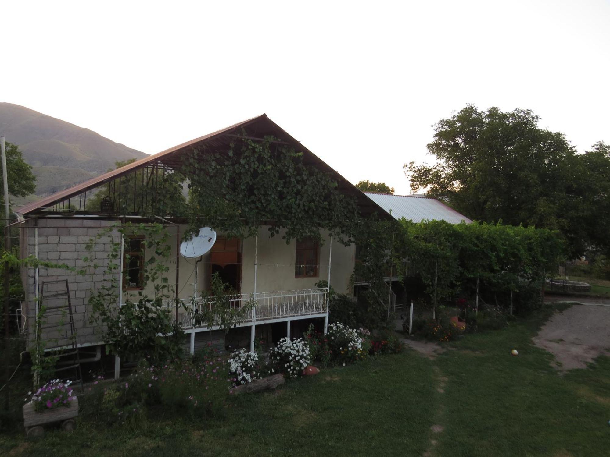 Guest House Aleksandre T'mogvi Esterno foto