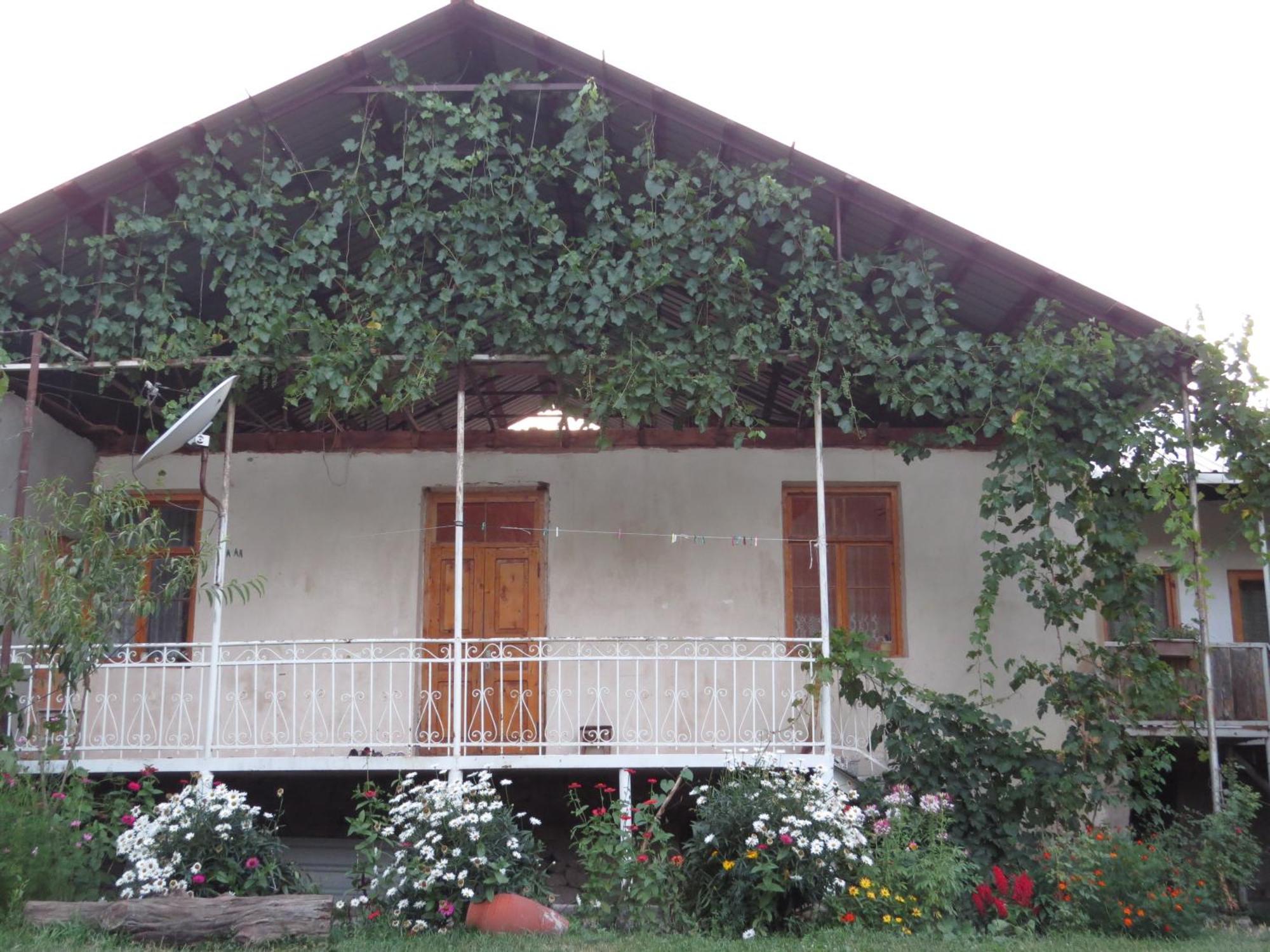Guest House Aleksandre T'mogvi Esterno foto