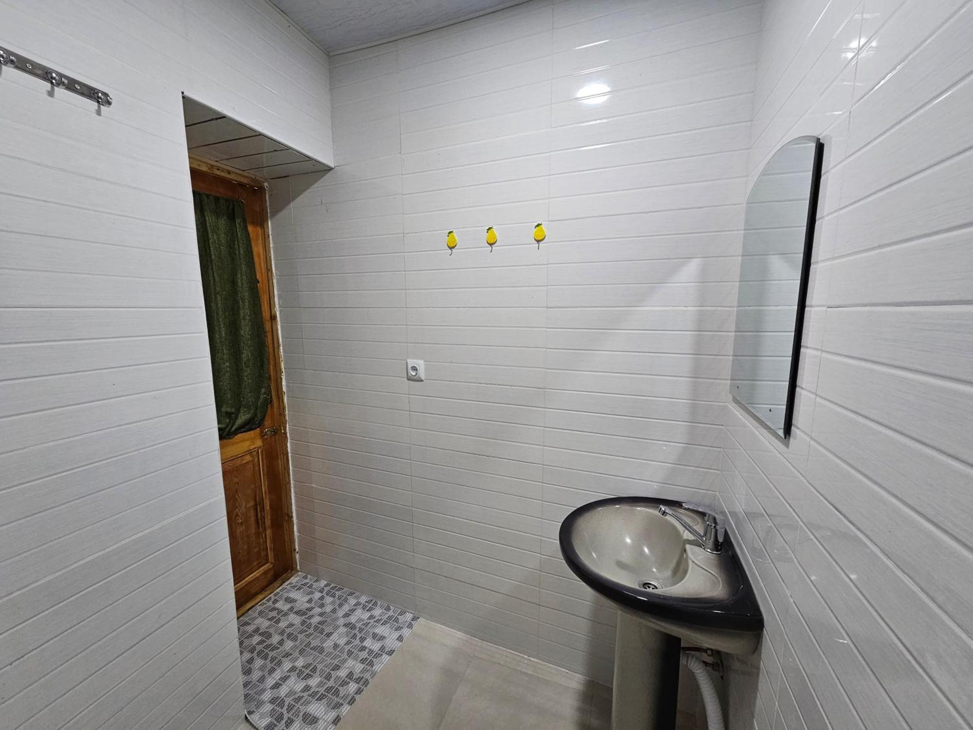 Guest House Aleksandre T'mogvi Esterno foto