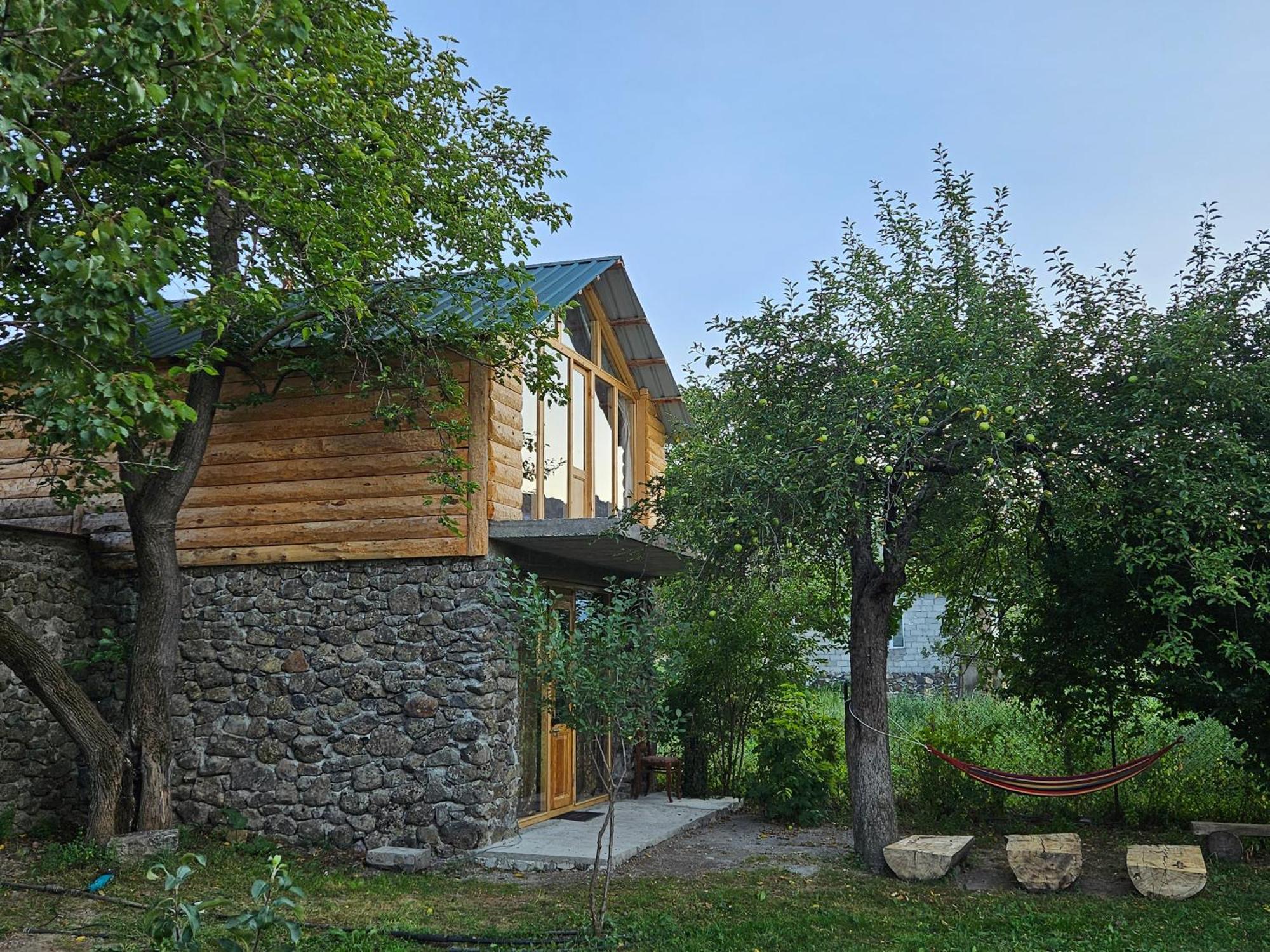 Guest House Aleksandre T'mogvi Esterno foto