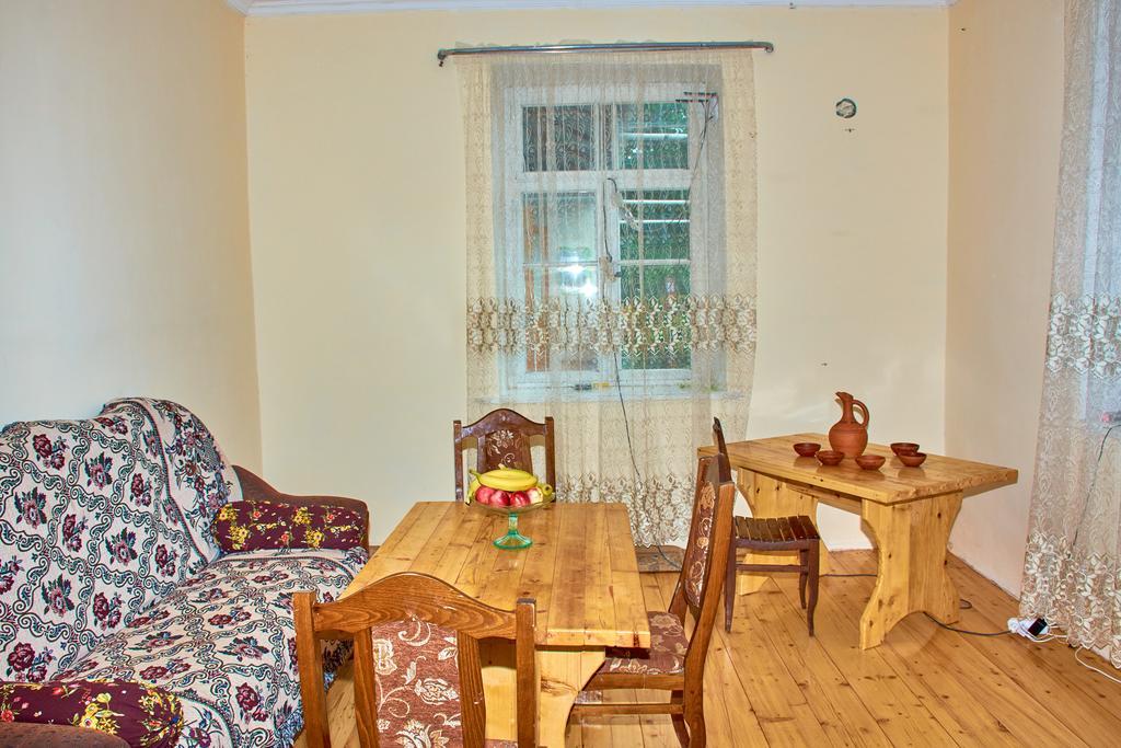 Guest House Aleksandre T'mogvi Esterno foto
