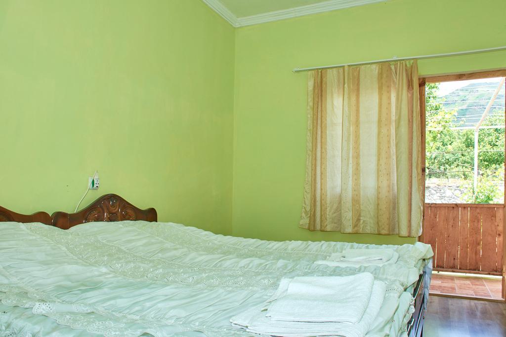Guest House Aleksandre T'mogvi Esterno foto